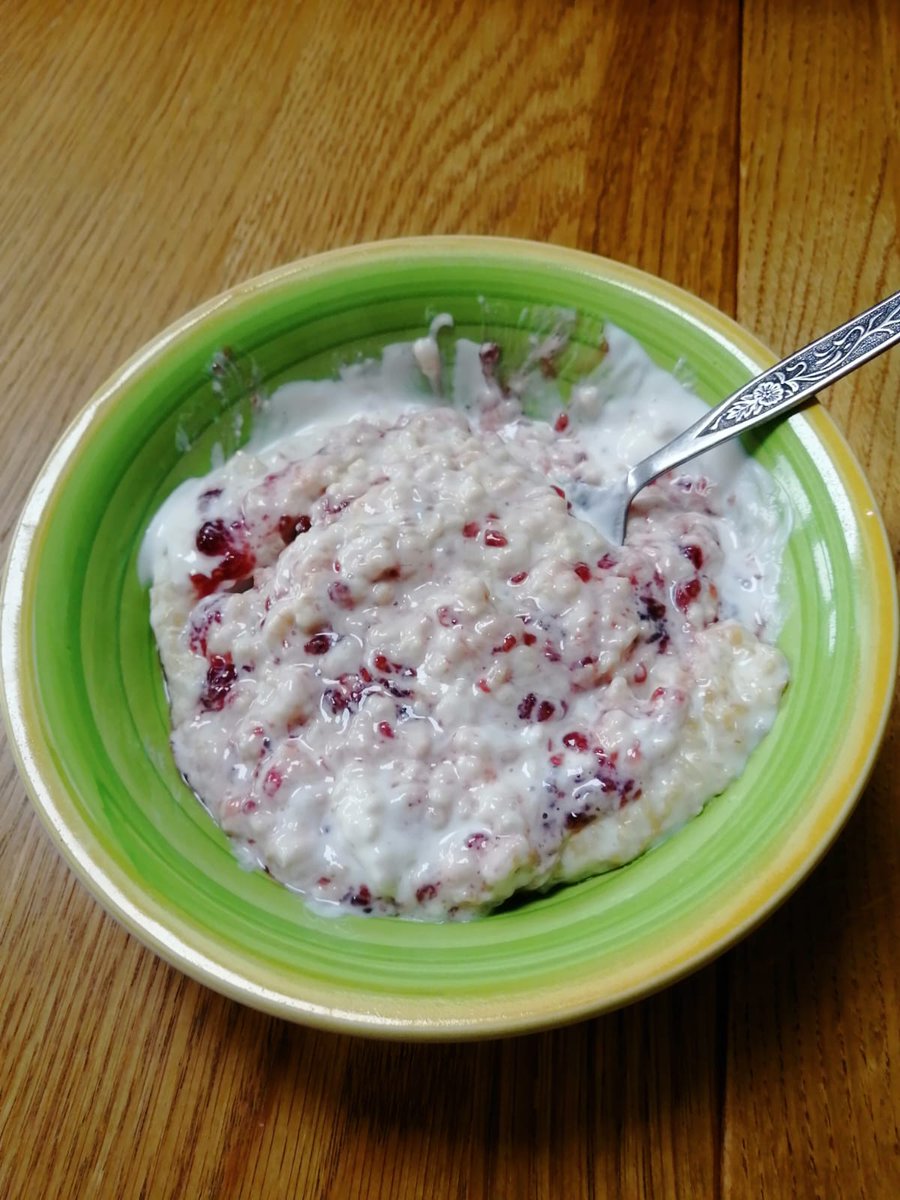 UHBTherapy's tweet photo. If someone is malnourished and needs to increase their food intake then foods can be fortified. This porridge is made with full fat milk, added full fat yogurt and raspberry jam to increase the calories and protein. #DW2023 #PositiveFoodHacks https://t.co/bzoFcylm2h