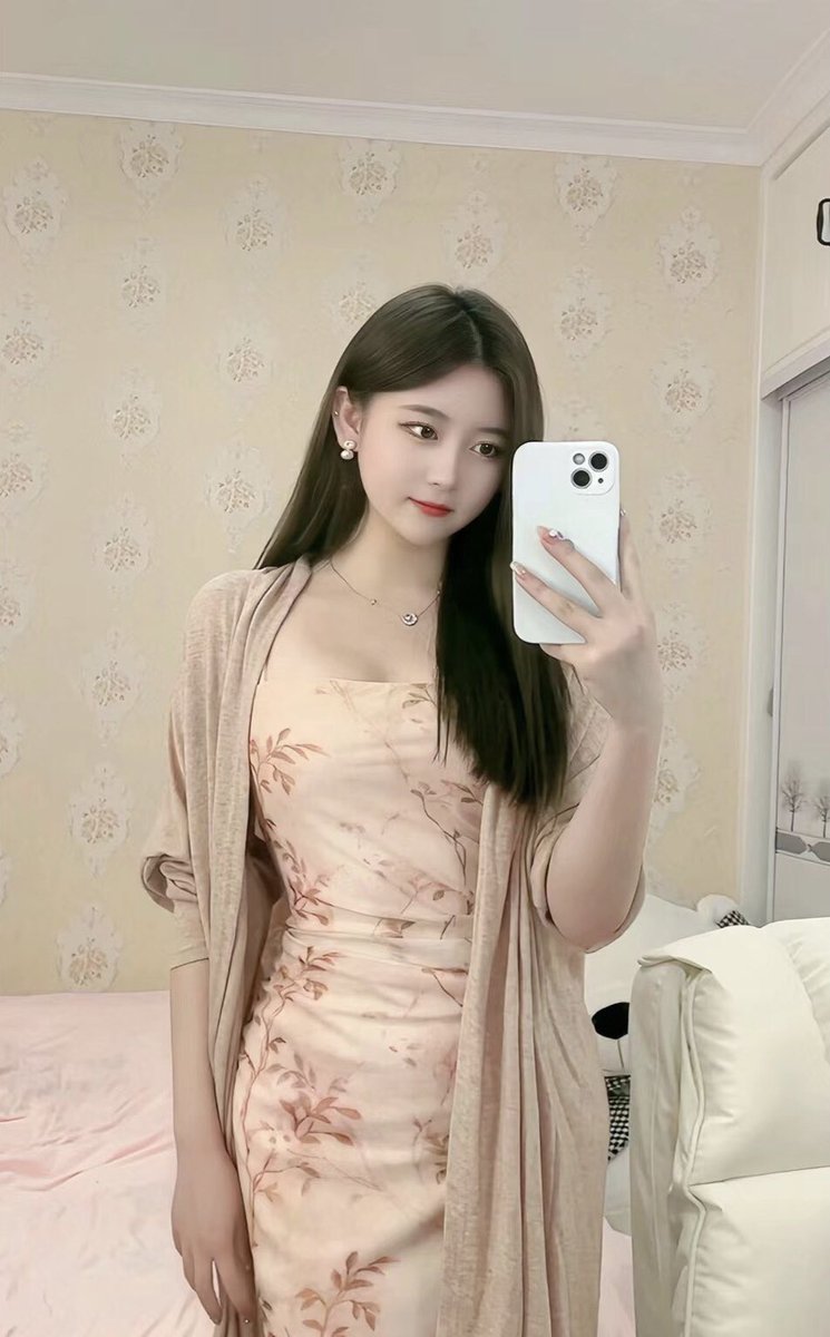 xia6895's tweet image. 下雨🌧️了，有没有人请我去吃过火锅啥的呀