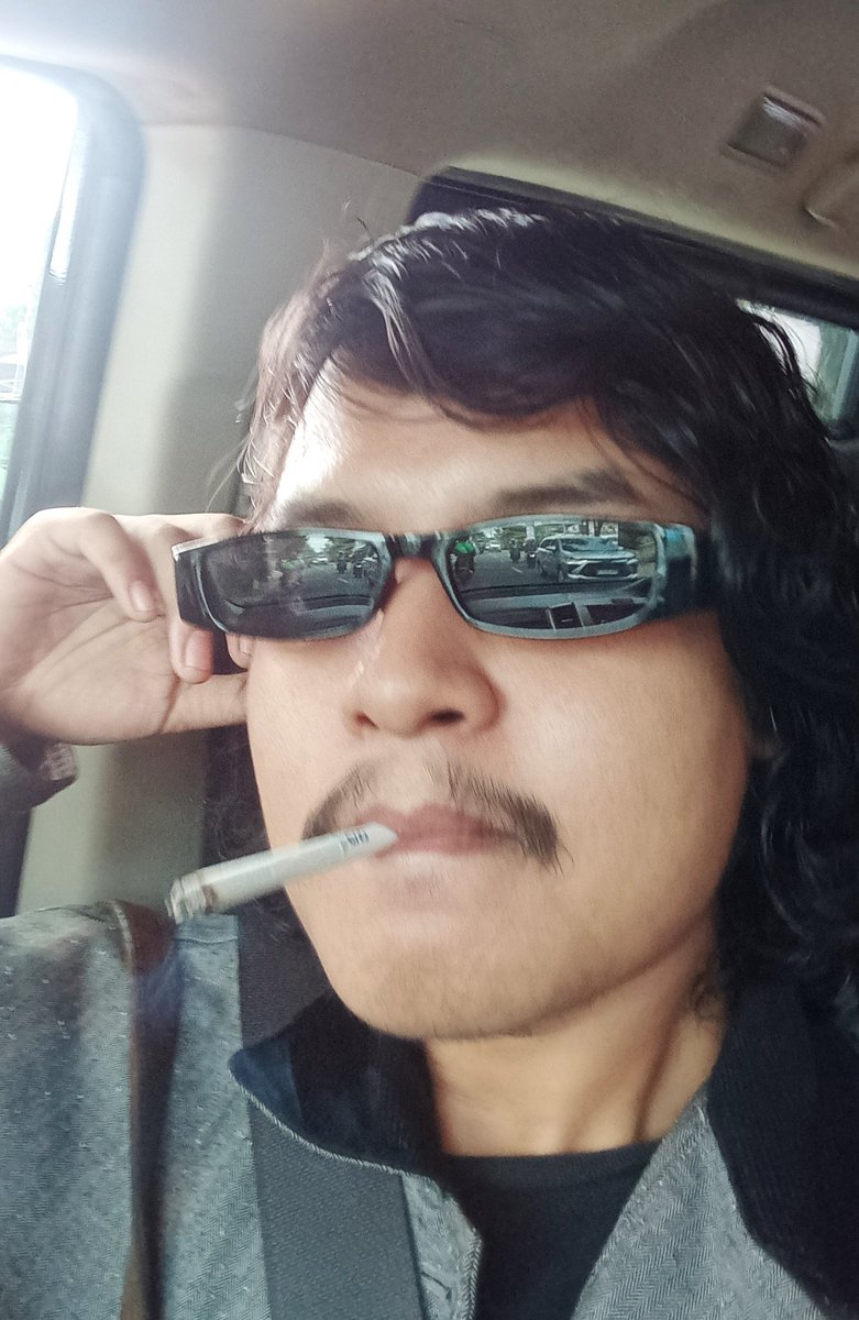 adib-on-twitter-last-selfie-spotify-on-repeat