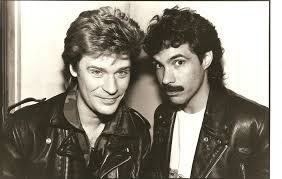 RichardRobat1's tweet photo. @dannykellywords @CDEccleshare @JamesTMaw @JackPittBrooke Hope you’m mention his successful stint partnering Daryl Hall in the 80’s. https://t.co/wGiz7l4nEJ