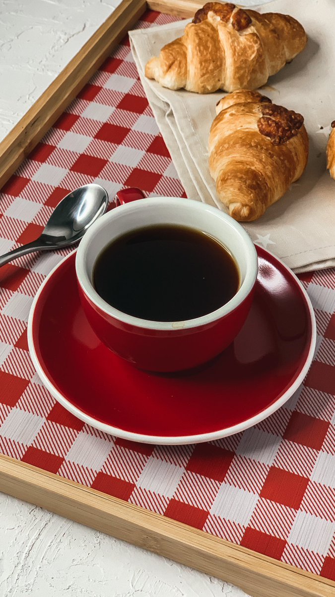 MeAlsuwaidi's tweet photo. قهوة الصباح ☕️🥐
#قهوة https://t.co/wZFRHjXziI
