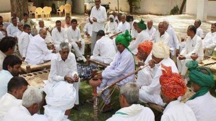 realsiff's tweet photo. If a man is suffering from abuse by wife or in-laws, never ever suggest him to approach or involve family elders, who mediate.

Gone are the days, when these people used to be noble. Today, they are highly anti-male and infinitely forgiving towards women.

Their mediation has no validity in court of law. Woman still has the right to fire the 498a bullet.