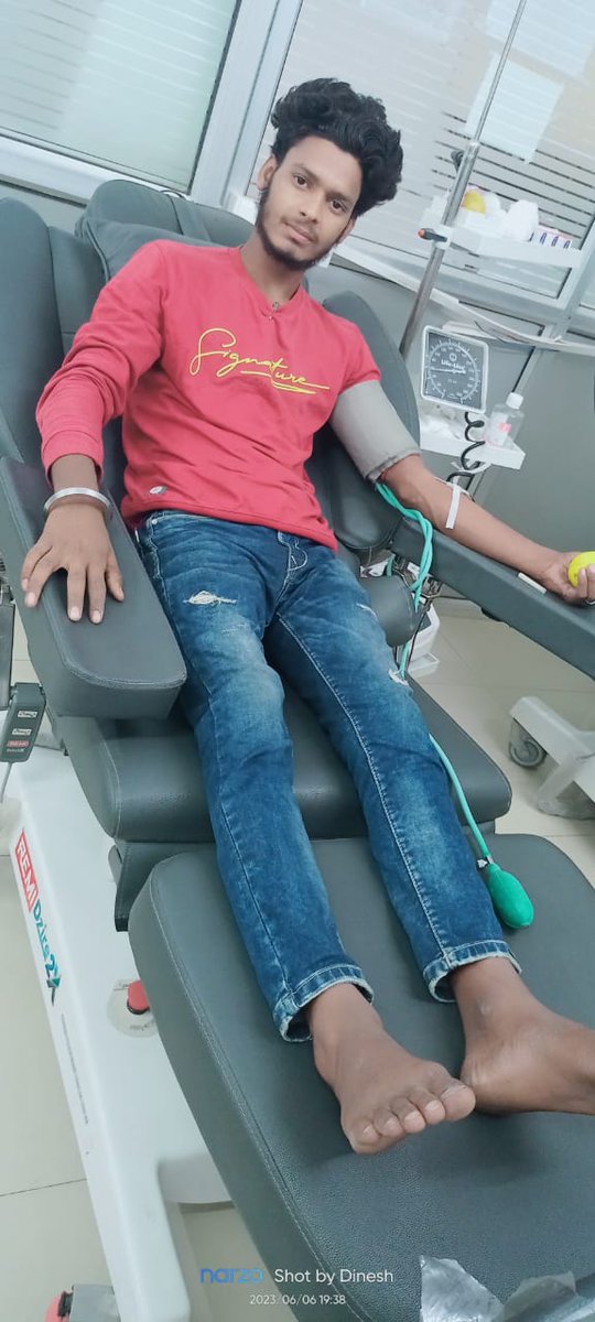 MTSECT20's tweet photo. Now-a-days who have enough time to wait for a second and help someone but Akash jee proved this wrong.⁉️
Waiting continuously for long hour for his turn to Blood Donation for a needful Patient which saves his life.🥹❤️
We are Proud of you akash jee...keep helping &amp; shining*❤️🫡🙏🏻 https://t.co/XCygSxTvna
