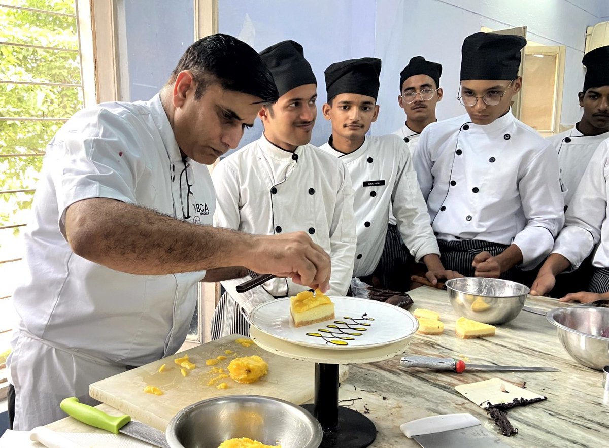 agihld's tweet photo. Bakery and Patisserie Workshop organized by Gourmet Club, Faculty of Hospitality Management.
#agihld #amrapali #bestcollege #aihm #hotelmanagement #bhm #bhmct #dhmct #dhm #hm https://t.co/AQ76cuVXAn