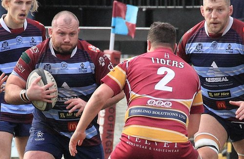 RotherhamRugby's tweet photo. #TitansTuesday last night welcomed 4 players for the #Nat2n 2023-24 #RothCentenary season.
First of the re-signings was Gareth Denman - and he wants the recognition for his 50th game for Roth - he's now on 56 - oops - we missed that!
Welcome back Gaz. #TitansFamily https://t.co/JzUzpnl2bp