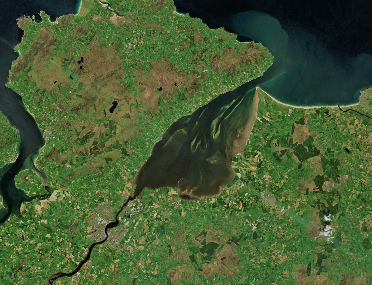 GeoConor's tweet photo. Lough Foyle 30-5-23 #Sentinel2 🛰️Colour Enhanced. Sunny weather makes for some great satellite passes! @QUBGeography @BinevenaghLPS @dcsdcouncil #Earthobs #RemoteSensing 🌞 https://t.co/mkvslzR0XR