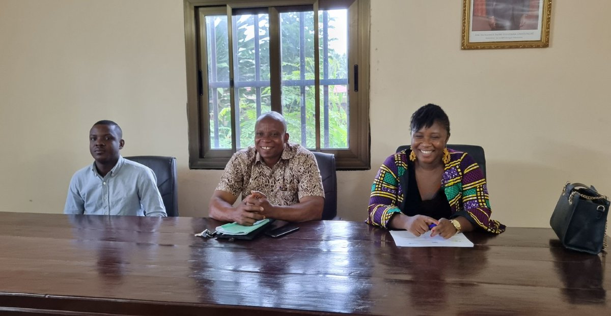 AifjlA's tweet photo. #CEDCVo4
Réunion de suivi des activités de notre Club d'Ecoute et de Dialogue Communautaire #CEDC hier à la mairie d'Akoumapé grâce à l'appui de notre partenaire @Unicef_Togo. #PBFJeunesse #DialogueCommunautaire #Consultation et #Concertation des adolescents. https://t.co/tCY8ExmjhQ