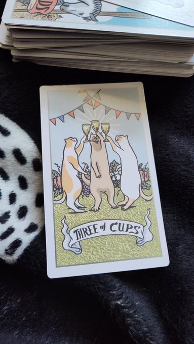 7 червня ваша #картадня у #таро це 3 кубків. Веселий та гомінкий день. День взаємності, день примирення<a href="/tag/%D0%BA%D0%B0%D1%80%D1%82%D0%B0%D0%B4%D0%BD%D1%8F"class="tags">#картадня</a><a href="/tag/%D1%82%D0%B0%D1%80%D0%BE"class="tags">#таро</a>