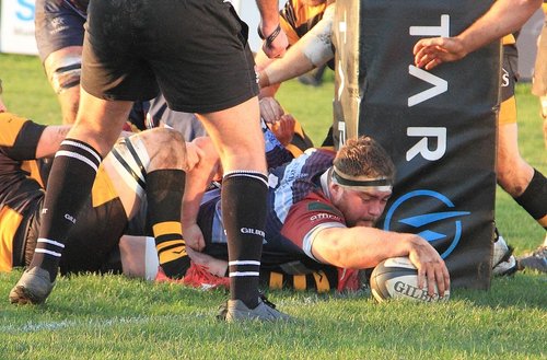 RotherhamRugby's tweet photo. #TitansTuesday last night welcomed 4 players for the #Nat2n 2023-24 #RothCentenary season.
Second re-signing was Charlie Capps - @Cappsy_ and the discussions obviously turned to fishing. #20lbCarp
Welcome back Cappsy - more fish and more tries. #TitansFamily https://t.co/UFPCQyvAHD
