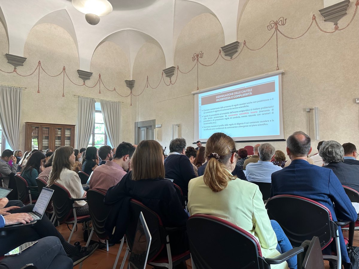 CIMAFoundation's tweet image. Prevenzione e #colpa, responsabilità e pena. Quali dinamiche di #ProtezioneCivile in emergenza?
Ne ha parlato il ns Prof. Ing. Luca Ferraris con il Prof. Avv. D’Alessandro @Unicatt al corso "Problemi attuali della responsabilità colposa nel diritto penale" presso @SSM_Italia .