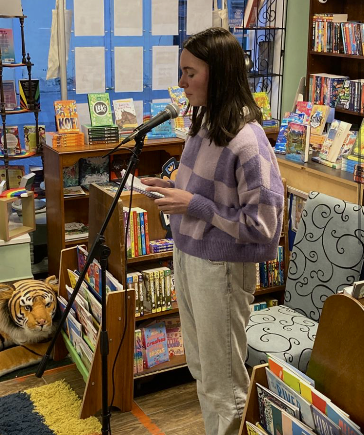 Therabbits21's tweet photo. A wonderful evening again with #RabbitingOn at The Rabbit Hole.From inspiring and thoughtful through funny and challenging spoken word and readings. Such an enjoyable evening.Thanks to all who came. #community #creActiv #spokenword https://t.co/tonAwPrAsq