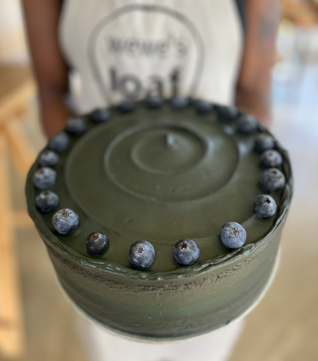 WewesLoaf's tweet photo. @JackiePhamotse @gabbiseko This is our most popular cake: Activated Charcoal &amp; Blueberry.  Should be enough for 16-20 slices depending on how you slice the cake. 

Let us know where you'd want the cake delivered and we'll provide price including delivery. https://t.co/AIVxzOoQyc