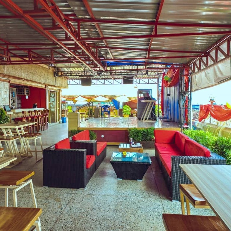 fabricalounge1's tweet photo. Your number one hangout place. Open 24-7 and we're Fabrica Lounge.Aza plaza rooftop (Equity Bank) https://t.co/XuT8TmMxFp