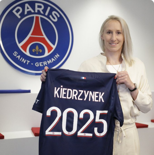 🚨 Done Deal 🚨

 32 Years Old 🇵🇱 International Goalkeeper Katarzyna Kiedrzynek signs with 🇫🇷 D1 Arkema Club Paris Saint Germain after leaving 🇩🇪 Frauen Bundesliga Club Wolfsburg at the End of her Contract in June.

Contract Until June 2⃣0⃣2⃣5⃣