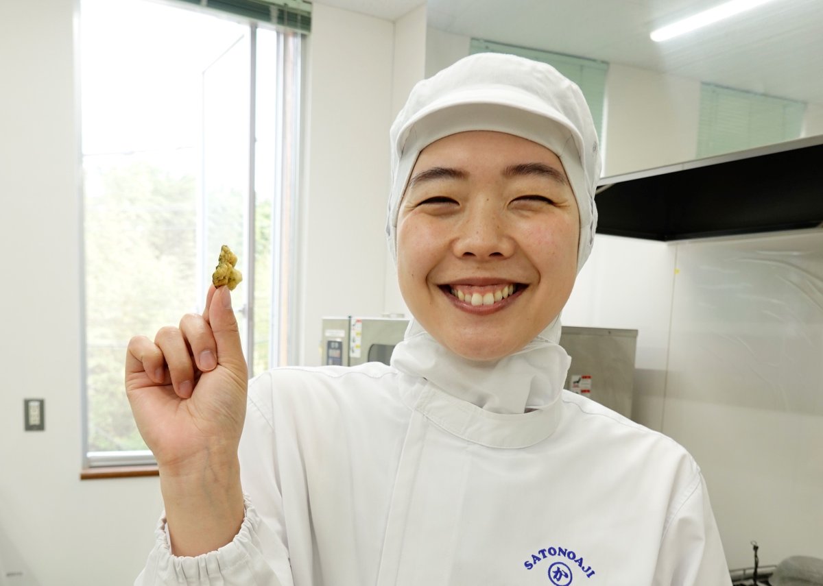 setouchiplus's tweet photo. 父の日のおつまみはコレ
話題の瀬戸内柑橘スナック

イカ天瀬戸内れもん味が10周年でリニューアル
開発担当者に聞いてみました

読み物はこちら
https://t.co/ICogg099IY https://t.co/5arRrFGGff