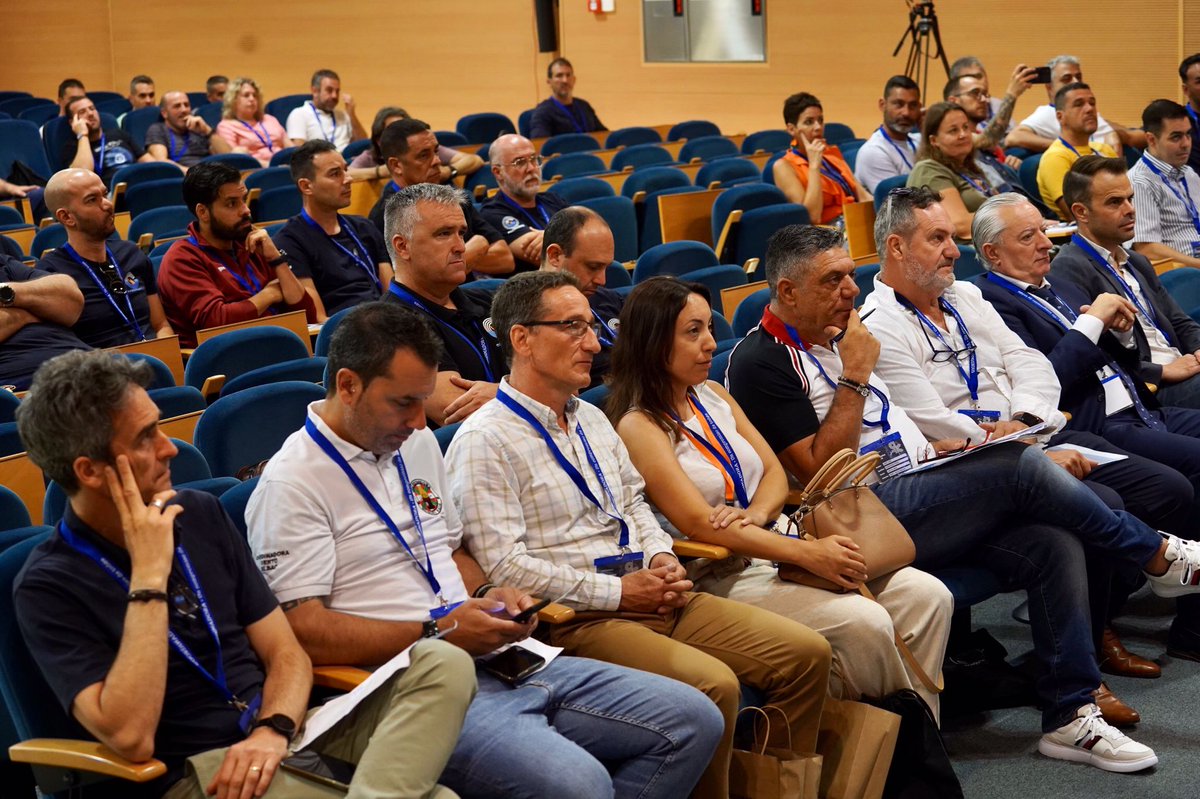 SoyCoordinadora's tweet photo. Dispuestos ya para empezar el trabajo en la 10 Asamblea de Coordinadora Estatal de Trabajadores de los Puertos tras su inauguración.

#AsambleaCoordinadora2023
#SomosPuerto 
#SomosCoordinadora https://t.co/KBiagsd7cb