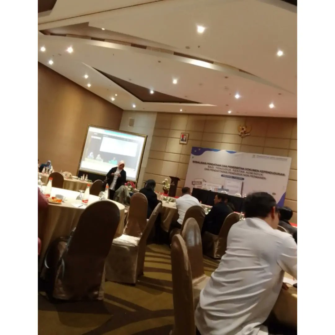 Giat Staff Kasi Pemerintahan Kec.Coblong menghadiri Sosialisasi Pendataan dan Penerbitan Dokumen Kependudukan Bagi Penduduk Rentan Adminduk dan Pendaftaran Penduduk non Permanen.
Rabu, 7 Juni 2023
.
#BandungNuUrang
#coblongjitu