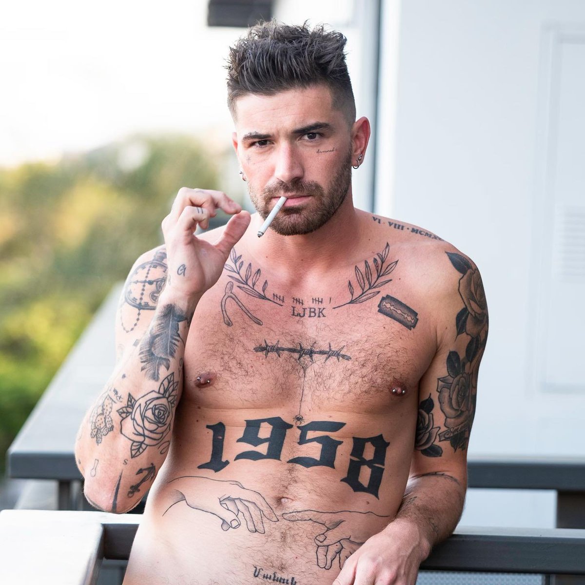 security_daddy's tweet photo. ═══════════════════════

✦ Jake | Padre casado
        ↳ Bisexual (activo)
        ↳ Dominante, infiel, fetichista
        ↳ Extensión: Larga &amp; detallada
        ↳ BDSM, Rough Sex 

#SexRol | #GayRol
═══════════════════════ https://t.co/Q10QMd9PI9
