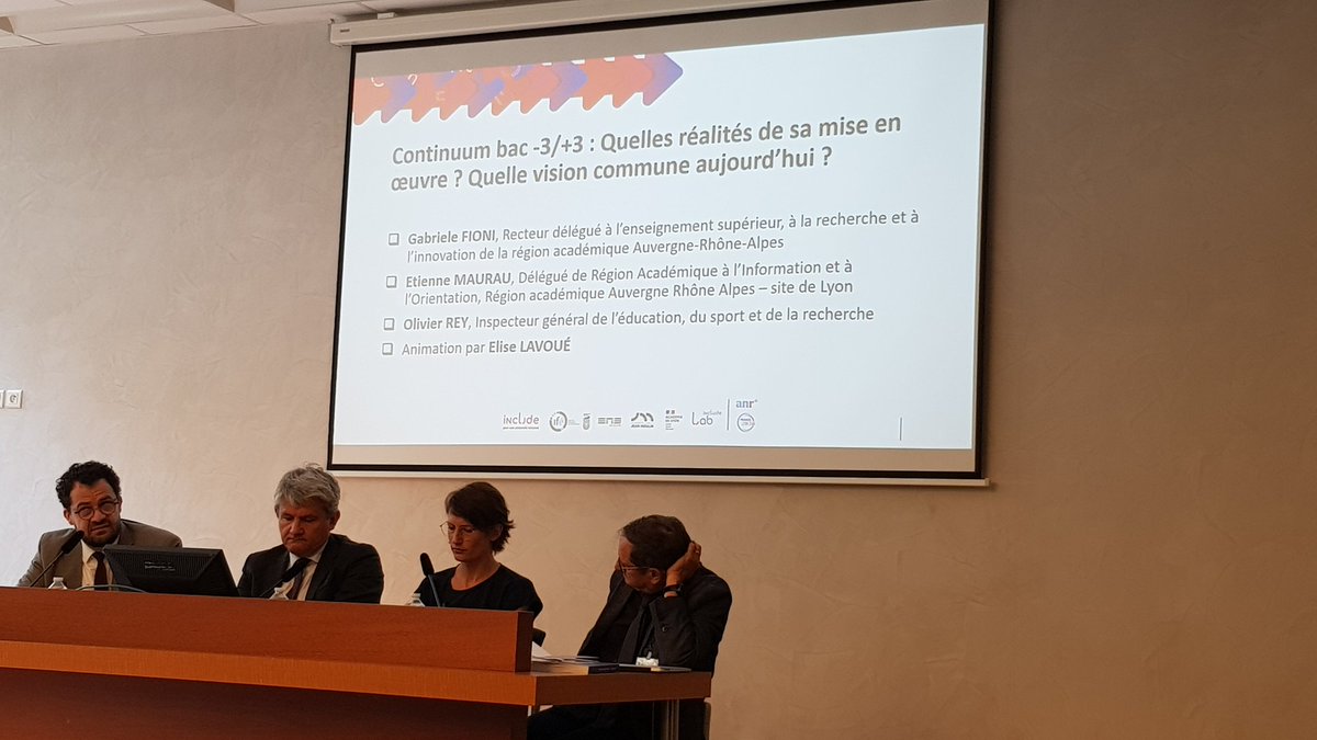 Vidal_ENS's tweet photo. @educIFE  #JEcontinuum2023 Table ronde passionnante sur les regards croisés entre DRAIO IGEN et Recteur délégué à l'ESRI sur l'orientation. https://t.co/Dw9axwHBAx