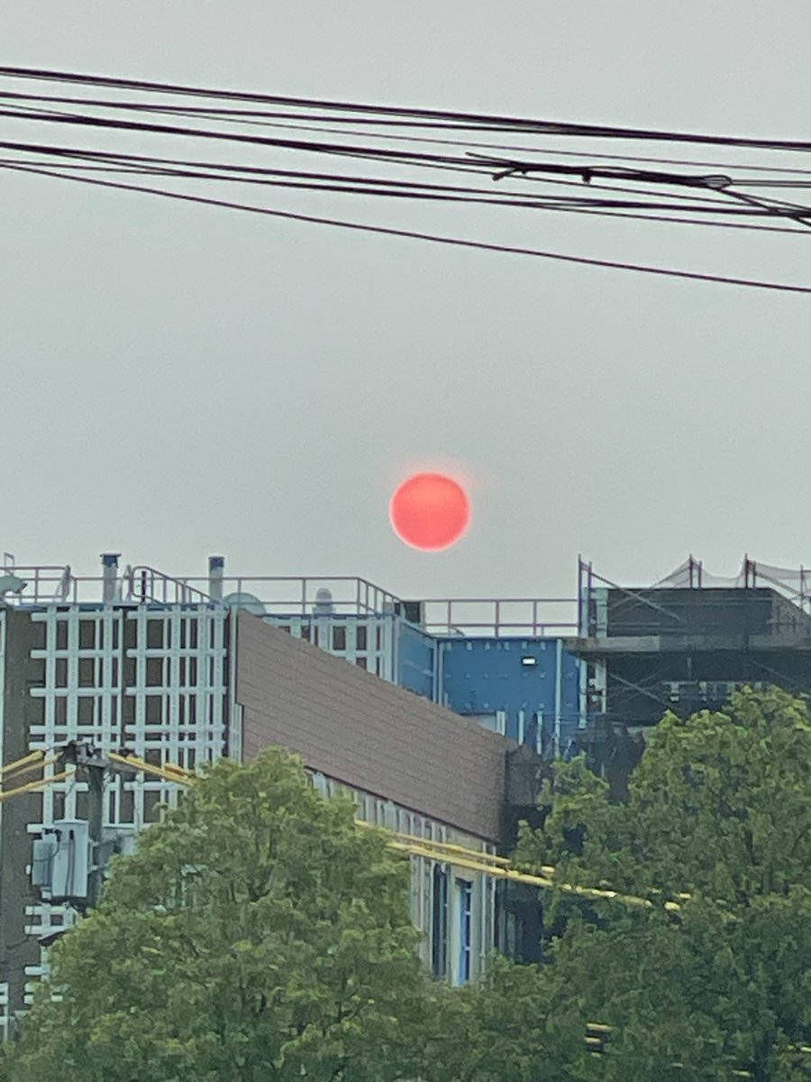 tinatini31's tweet photo. The sun super bright yesterday morning… I hope the air will clear up sooner than later, especially for those closer to Canada and In Canada https://t.co/mfsxbubSuF