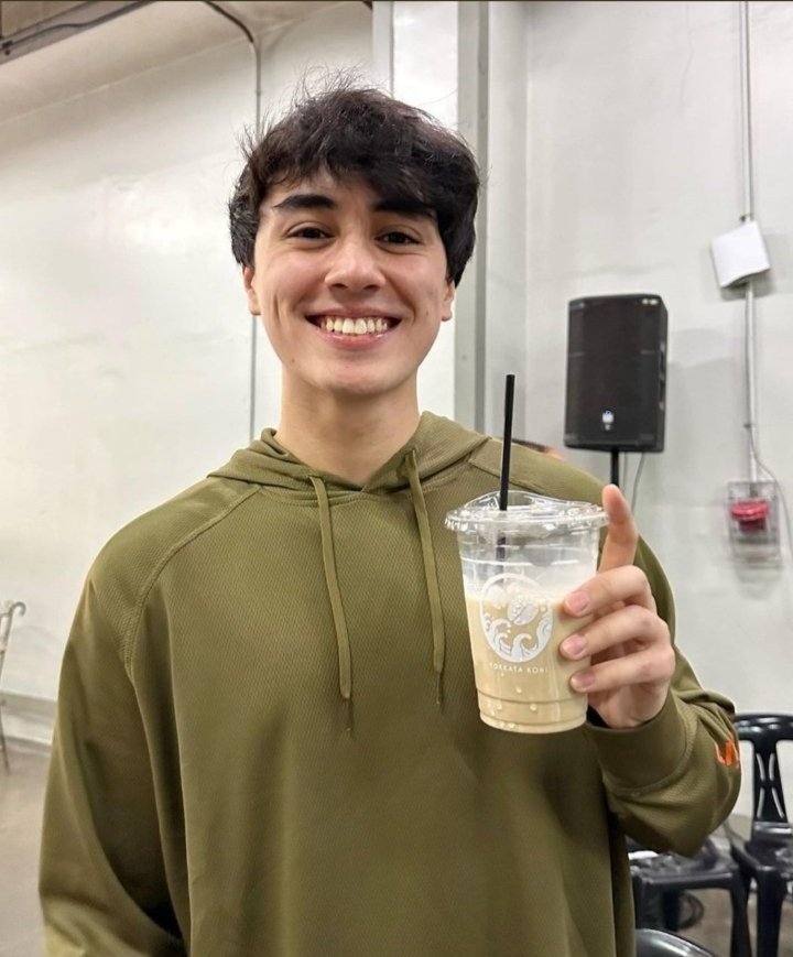 Enero___27's tweet photo. E D W A R D ..... ❤️❤️❤️

#MayWard
#EdwardBarber 
#MaymayEntrata 

@Barber_Edward_ 
@maymayentrata07 https://t.co/4xiwPAf6K9