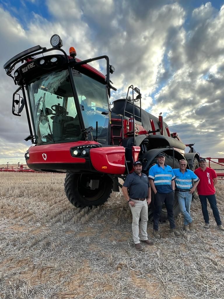 AgrifacAU's tweet photo. A new #Agrifac #EnduranceII equipped with #AiCPlus, #StrictSprayPlus, #StrictHeightPlus and more was delivery by #territorymanager Julius Steyn to Petworth Farms in #Dalwallinu #WA 📍 Congratulations on your new sprayer and we look forward to hearing how your season goes! https://t.co/HrrBRDNFjc