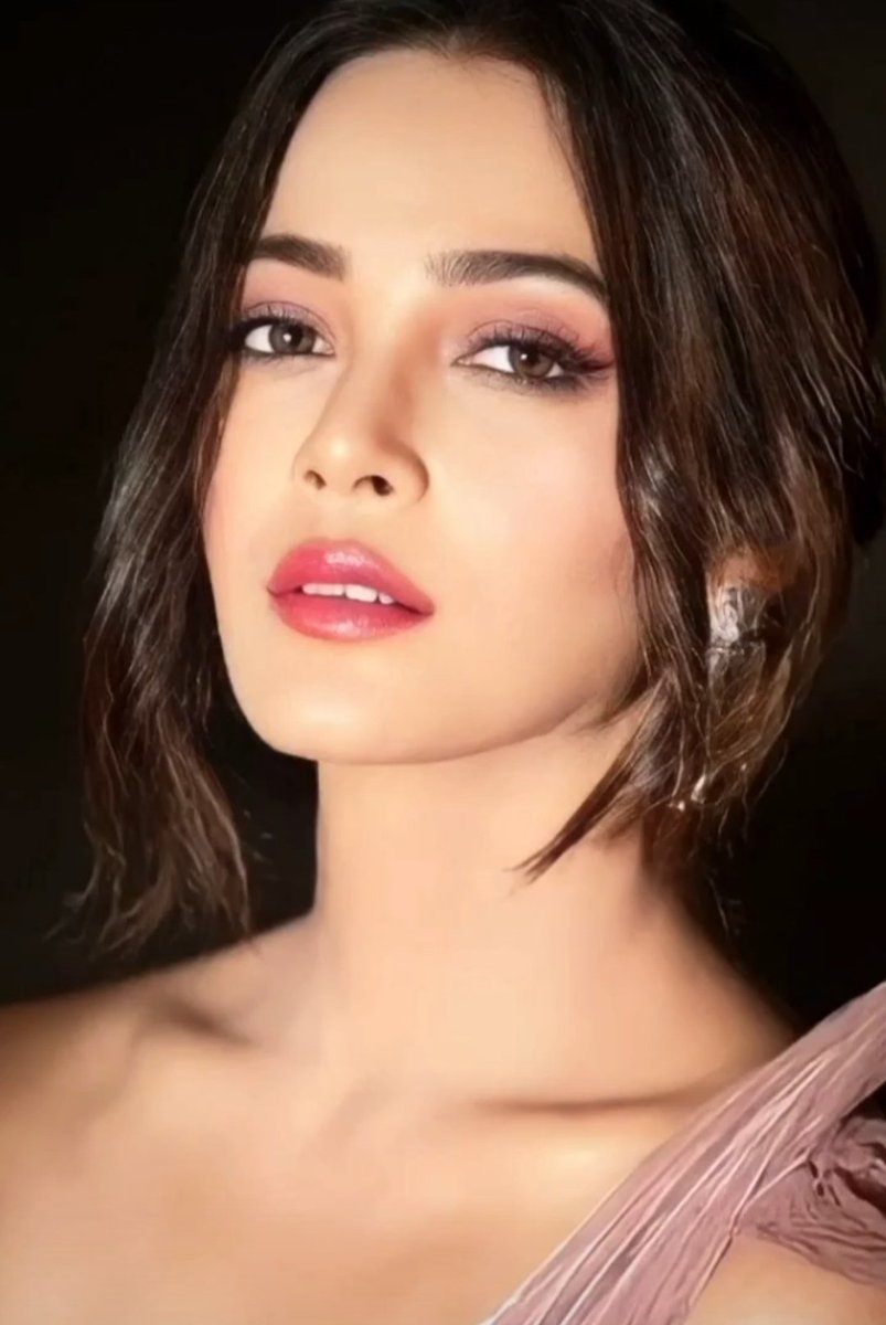 Her strength... Her eyes ❤️
#kaveripriyam #DilDiyaanGallan