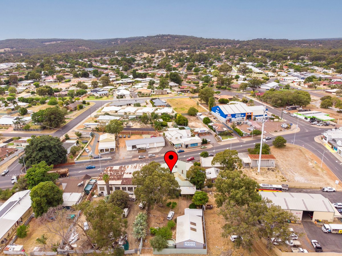 PerryMandurah's tweet photo. This large commercial building with a wide 25m frontage to the South Western Highway in Waroona offers three shops facing the road, plus with a 4-bedroom residence at the rear.  For more info visit: https://t.co/nkH18LrZaB or call Les Walters today on 0407 060 566. https://t.co/kKWeYNmDop