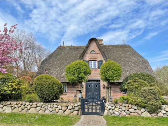 Ferienimmobilien an deutscher Nord- und Ostseeküste: Premiumlagen bleiben stark begehrt engelvoelkers.com/d/7pPI/