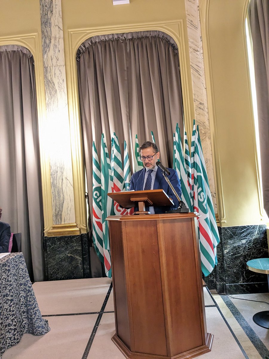 CislSicilia's tweet photo. Il segretario generale della #CislSicilia Sebastiano Cappuccio apre i lavori del Consiglio generale rivolgendo un pensiero affettuoso e di vera e profonda solidarietà "agli amici dell'Emilia Romagna". https://t.co/tMfhc4CwPo