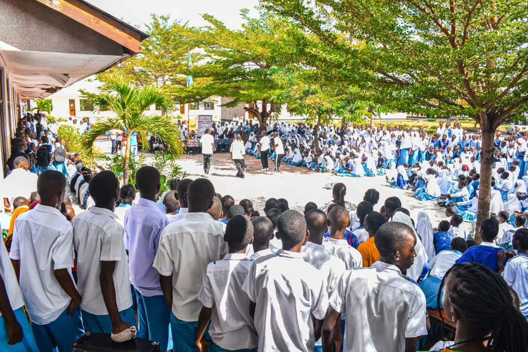 Siku ya Hedhi duniani <a href="/ruffo_tz/">RUFFOᅠᅠᅠᅠᅠᅠᅠᅠᅠᅠᅠᅠᅠᅠᅠᅠᅠᅠᅠᅠᅠᅠᅠᅠᅠᅠᅠᅠᅠᅠᅠᅠᅠRUFFO</a> ilitembelea shule ya sekondari kerezange na kutoa taulo za kike ikiwa ni moja ya mradi wa hedhi yangu katika kuwasaidia mabinti kuendelea kubaki shuleni kipindi cha hedhi wanapokuwepo shuleni.
🌐 Website : ruffo.or.tz