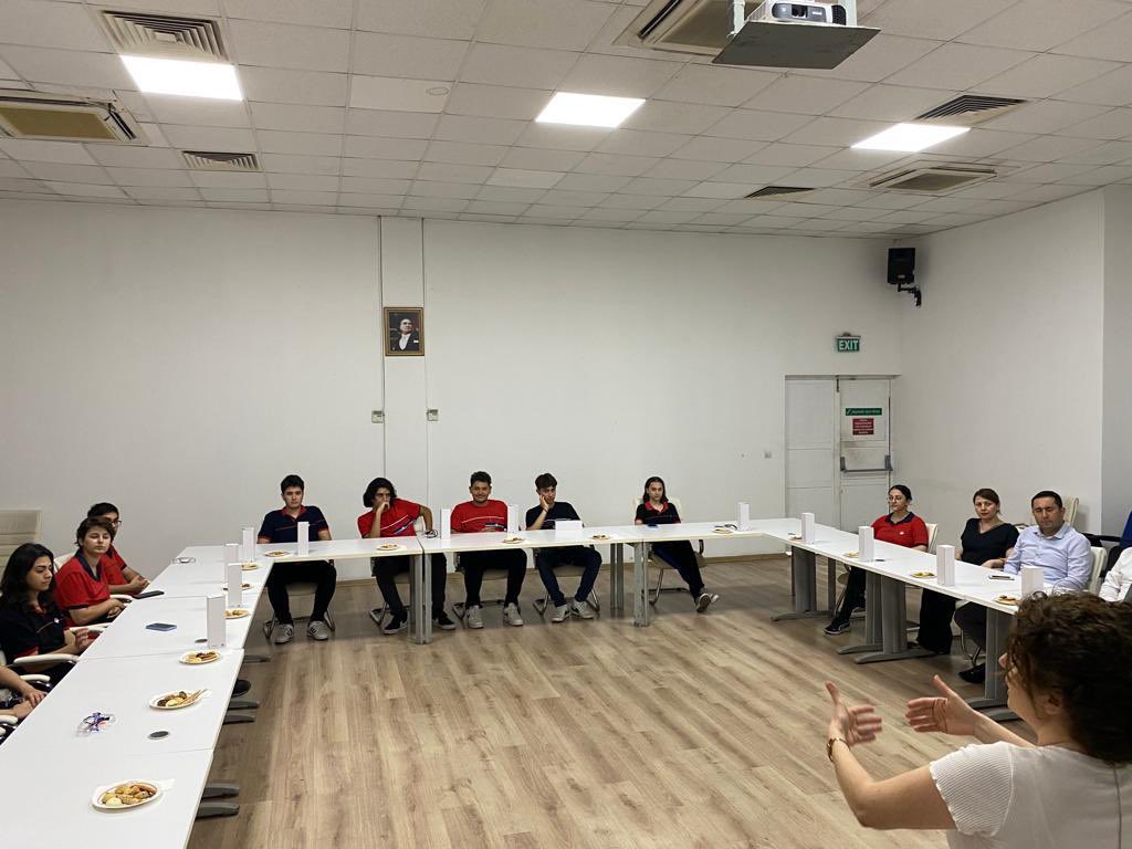 11.sınıf öğrencilerimiz, Master 6 Kişisel Gelişim Modülü kapsamında “Meslek Tanıtımı”, Mesleki Gelişim ve Gözlem etkinliğinde MMK Metalurji firmasını ziyaret etti.İnsan Kaynakları Müdürü Sn Meral ÇELİKEL misafirperverlikleri ve nazik karşılamalarından ötürü teşekkür ederiz.💐