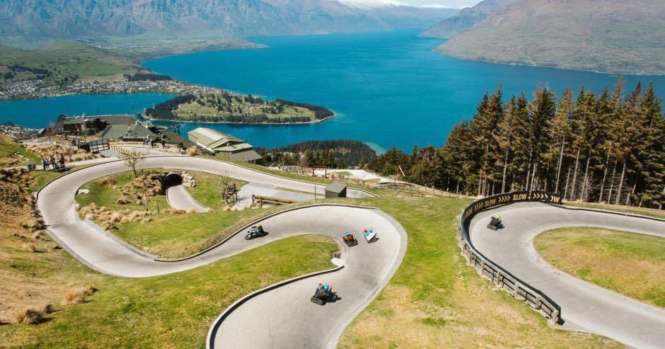 JalanCutiSantai's tweet photo. Skyline Luge pertama di Malaysia!  

Tak lama lagi skyline luge akan buka dekat Rawang guys! Trek dia pula akan jadi trek terpanjang di dunia tau! Get ready guys untuk serbu sini nanti!

📍Skyline Luge Gamuda Gardens, Rawang, Selangor

Sumber: Destinasi Santai https://t.co/kwcyCJ2Cvb