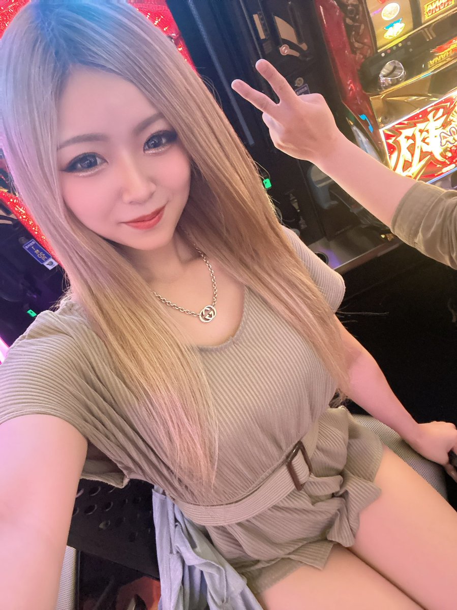 mutimutiGAL's tweet photo. すみが到着した頃にはいつもみんなに会えるの嬉しすぎる❤️‍🔥‼️

今日も並びでハナ打つよーう🌺👍
 #マックス瀬戸店 さん https://t.co/3UwfiVceUI