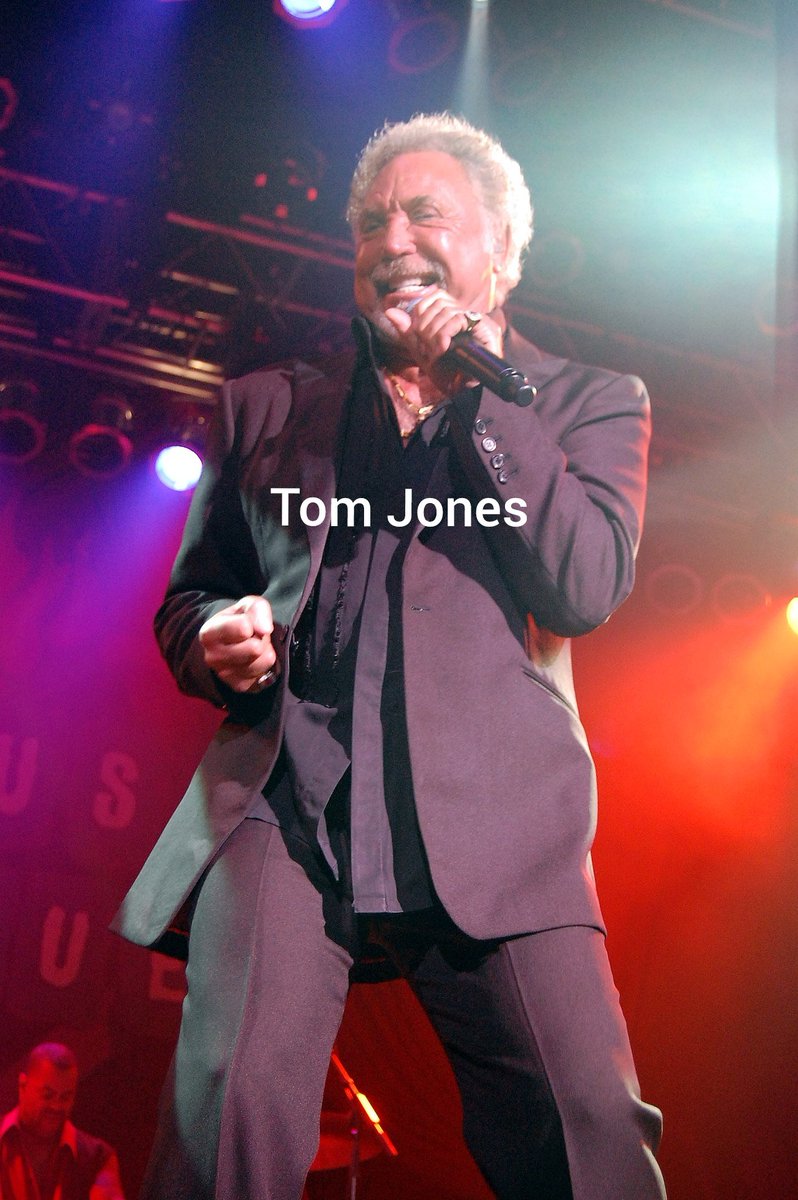 'Sex Bomb' ! ❤️
Happy 83rd birthday 🎂🔖😘 @RealSirTomJones 
#TomJones