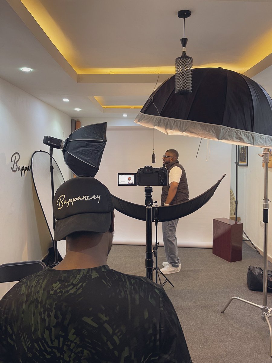 ab_lazz's tweet photo. Na money just remain to complete this equation💵

#AppleVisionPro #Palmpay https://t.co/7VGOsbmIUE