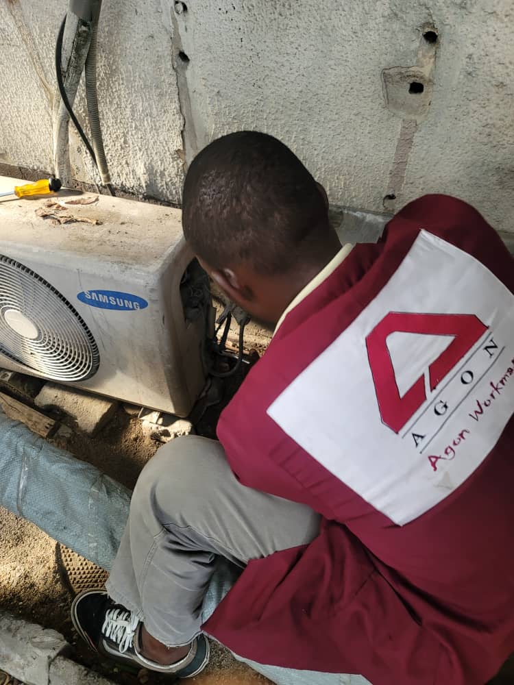 agonworkman's tweet image. Another day to explore our technical prowess. Don&apos;t wait till your AC gets damaged, call Agon Workman for the servicing and repair. We also handle AC installation.

Call us today at 0700WORKMAN

#agonworkman 
#servicing 
#acservicing 
#repairs