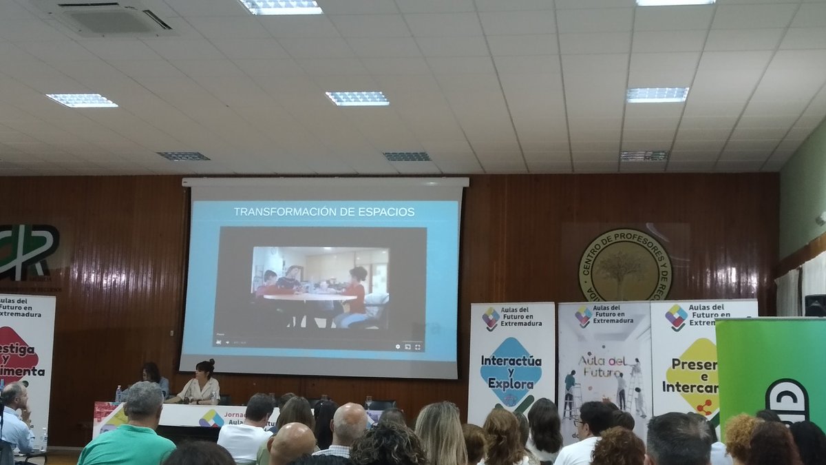 Cotinuamos en la ponencia inaugural en la jornada final Aulas del Futuro en Extremadura en el <a href="/CPR_MERIDA/">CPR de Mérida</a> con <a href="/MariaCadelValle/">María Castro Sánchez</a> y Julio Vegas
<a href="/CEPdeSevilla/">CEP de Sevilla</a> <a href="/educaINTEF/">Educación INTEF</a> <a href="/AuladelFuturoEs/">Aula del Futuro</a> @EducaAndInnova
acortar.link/hCykte