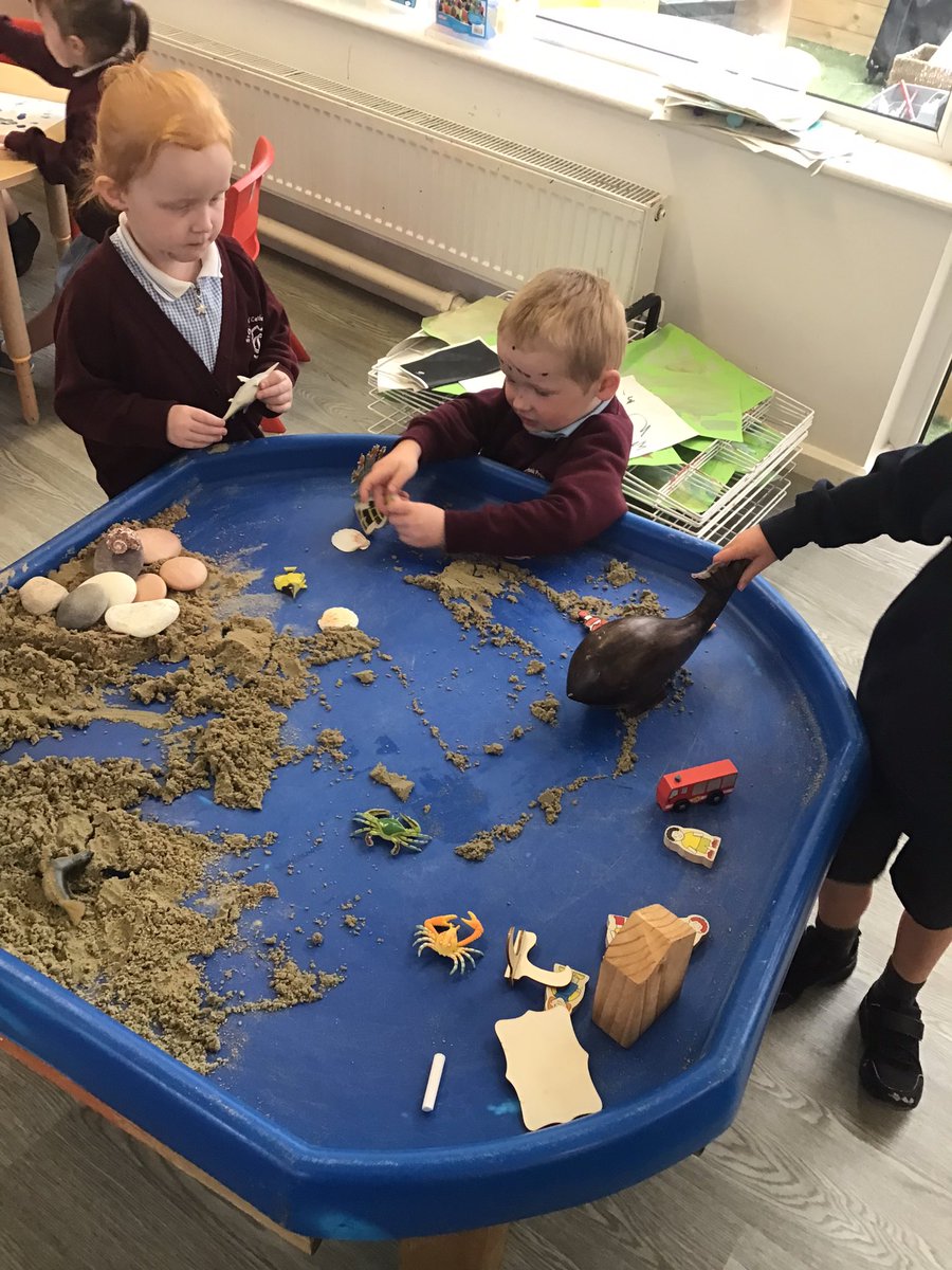 CharlesPrimN's tweet photo. Snail and The Whale inspired provision in our Nursery today. 🐳🐌#StChEYFS #StChArt https://t.co/iKgQpORiXJ