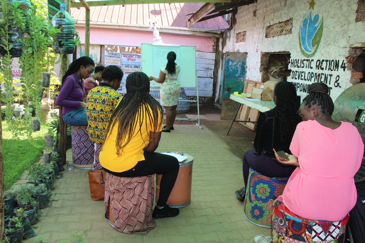 The establishment of the Technical team training at kamwanyi #HERCITY <a href="/HolisticActions/">Holistic Actions for Development and Empowerment</a> <a href="/C4Guganda/">C4G</a> <a href="/FootmarksU/">Footmarks Initiative Uganda (FIU)</a> <a href="/NickBrianz/">REPORTER BRIANZ</a>