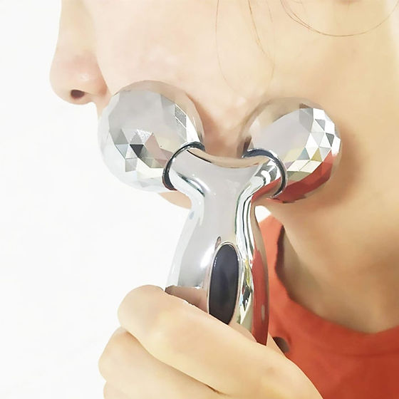 AlphaDevice's tweet image. 3D Manual Roller Face Lift Instrument 2 Wheel Shaping Skin Tightening Massager

Buy Now 🛒 - alphamassagedevice.com/product-page/3… 🔗

#beauty #makeup #facemakeup #facemassage #massage #beautyparlour #facialmassager #facials #faceslimming #faceshape #skinhealth #skintightening