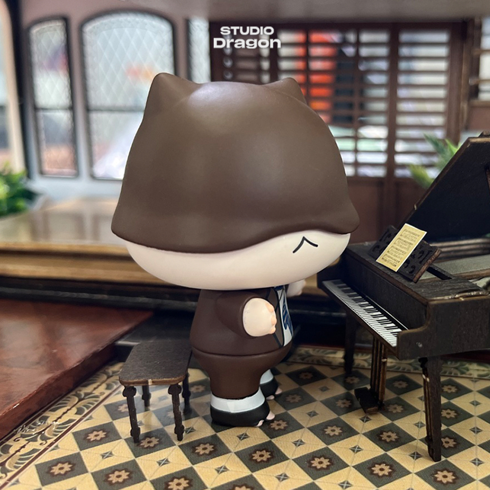 studiodragonKR's tweet photo. Special Edition of <Tale of the Nine Taled 1938> Dearro Art Toy Sales Open!
Don't miss out the special event for just a week after the sale opens!
*For now, purchase only available in Republic of Korea.
๐๐ปhttps://t.co/AyXVZHnX72
#StudioDragon #DearRo #arttoy #TaleOfNineTaled1938 https://t.co/o8KFbfYqo4