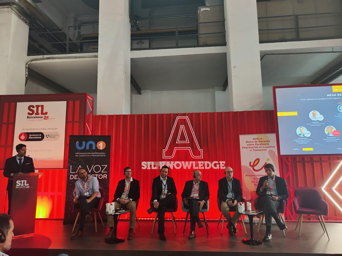UNOlogistica's tweet photo. ✍️Debate ‘Transformación digital e innovación en la cadena de suministro’

👥Jordi Periz, @Veepee_Es; Eloi Farré, @stickets; César González, @ReflexLogistics; Ángel González, @Grupo_OnTime; Enrique Ruiz-Giménez, @MBenzEspana; Germán Sanza, @Invertica_Irels; y Rafael Aguilera, UNO https://t.co/0Rj6vdwZNy