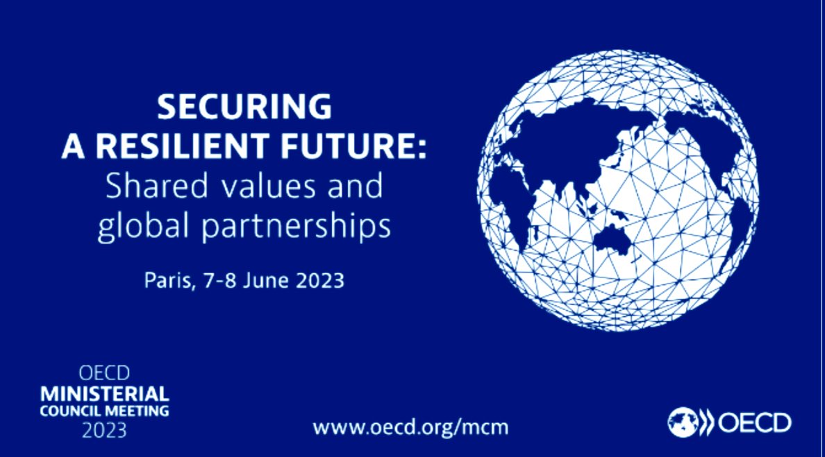 <a href="/OECD/">OECD ➡️ Better Policies for Better Lives</a>’n vuosittainen MCM-ministerikokous käynnissä! Suomea kokouksessa edustavat ministerit <a href="/VilleSkinnari/">Ville Skinnari</a> ja <a href="/MikaLintila/">Mika Lintilä</a>. Kokous keskittyy kestävämmän tulevaisuuden tavoitteluun mm. energiaratkaisujen avulla sekä globaalien kumppanuuksien vahvistamiseen. #OECDMinisterial