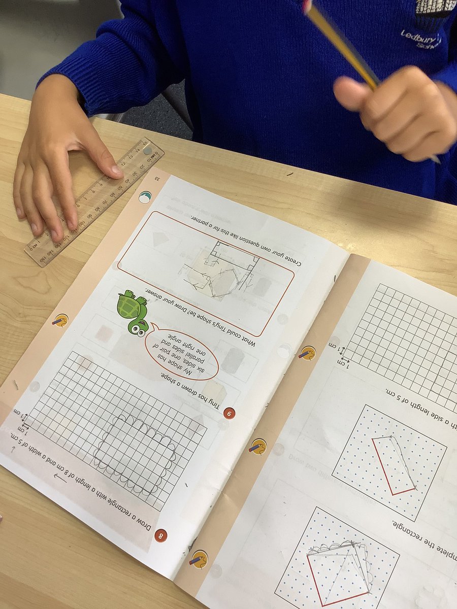 3PD_LPS's tweet photo. Maths got us thinking this morning…drawing polygons! So many of us were in the pit, so we helped each other to solve it. #LPSmaths https://t.co/XG3q7Ekcx2