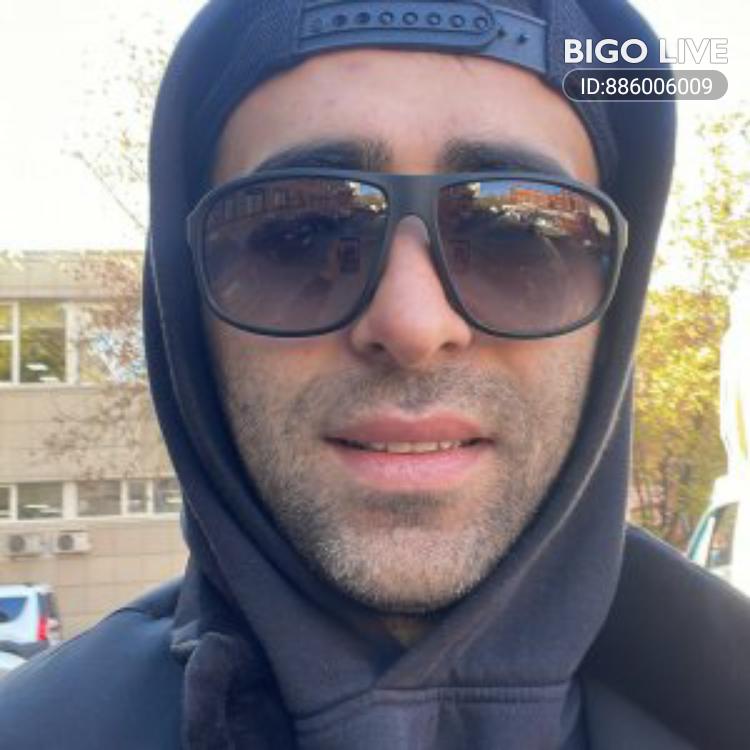 Jeweler💎 #BIGOLIVE'da canlı yayında! İzle ve yeni arkadaşlar edin! slink.bigovideo.tv/HvTwvX