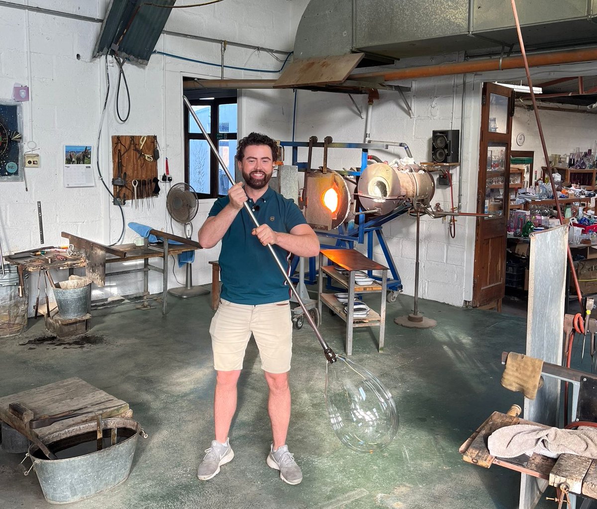 Deric on Twitter "First time blowing glass Kilkenny 📺☀️🇮🇪 Not a bad