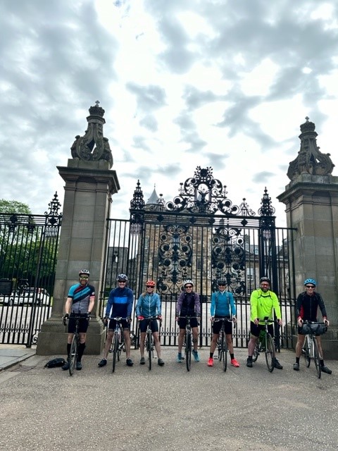 Go_smarterNE's tweet photo. EDI ➡️ NCL 🚴‍♀️

@TracyMillmore recently rode over 200 miles on the Coast &amp; Castles bike ride 🏰 🏖️

The group ended their 2 day trip at @The_Cycle_Hub on the Quayside &amp; were greeted with a lovely sunset!

Have you been on your bike recently? Share your pics below! 👇 #BikeWeek100 https://t.co/5o9eZ1vF3w