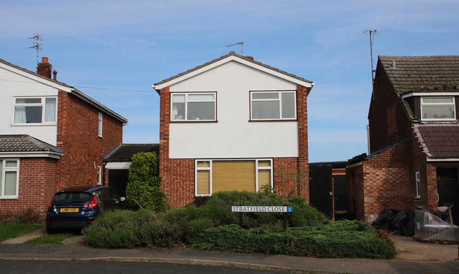 VincentShawRes's tweet image. New price: Delightful extended #3bed #detached #property on #StratfieldClose convenient for #SciencePark &amp;amp; #CambridgeNorth.  Open plan kitchen/dining/living with a separate living room plus a further ground floor reception room, currently used as a fourth bedroom. £575,000