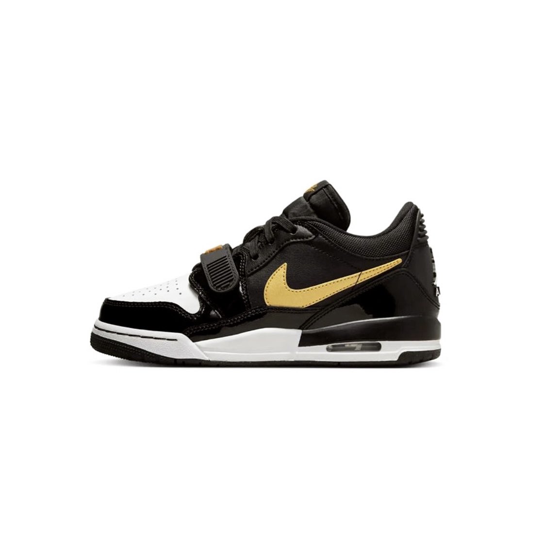 In-STORE Now! Air Jordan Legacy 312 GS size EU 37.5

tokopedia.link/RwXjI7wTqAb